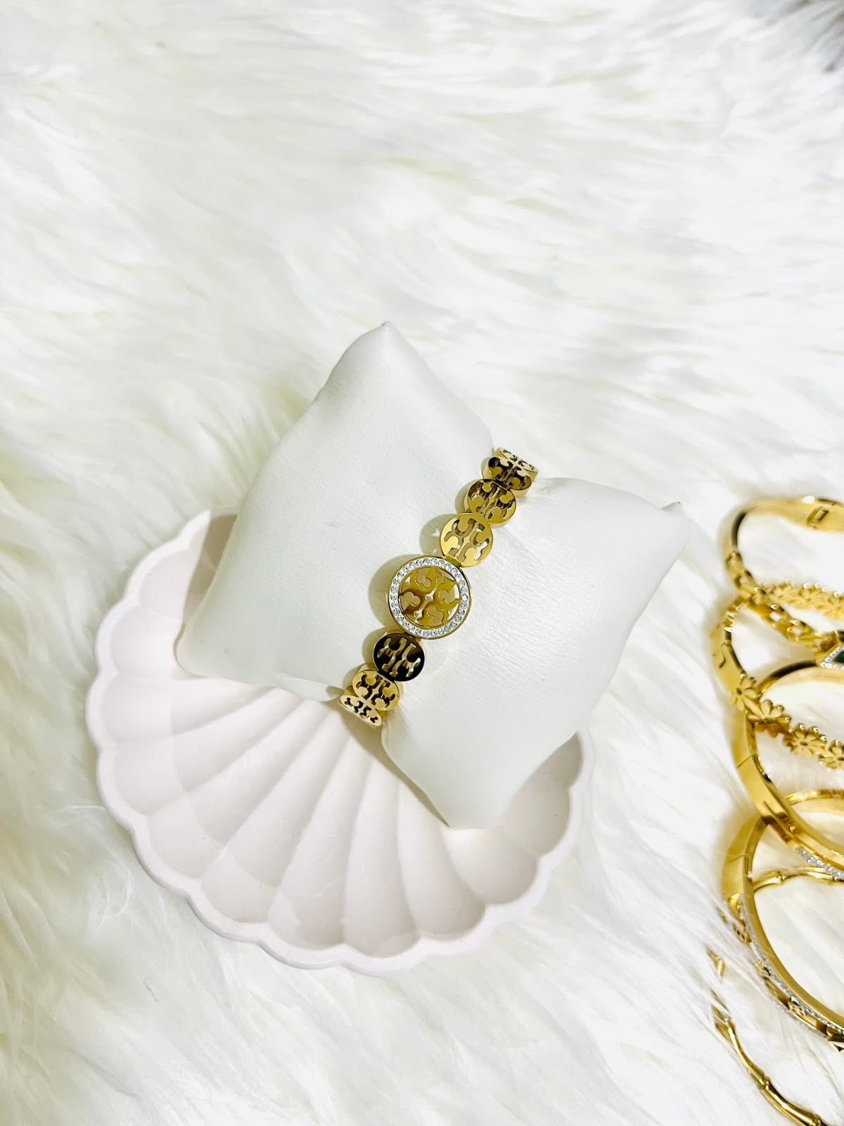 Tory burch Solid.