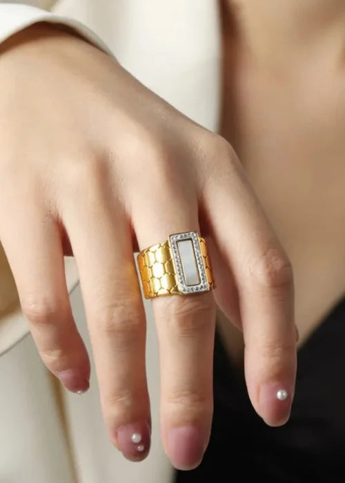 Luxury white ring✨