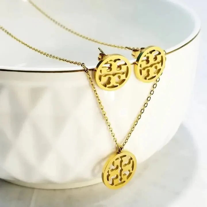 Matte tory Burch pendant set ✨