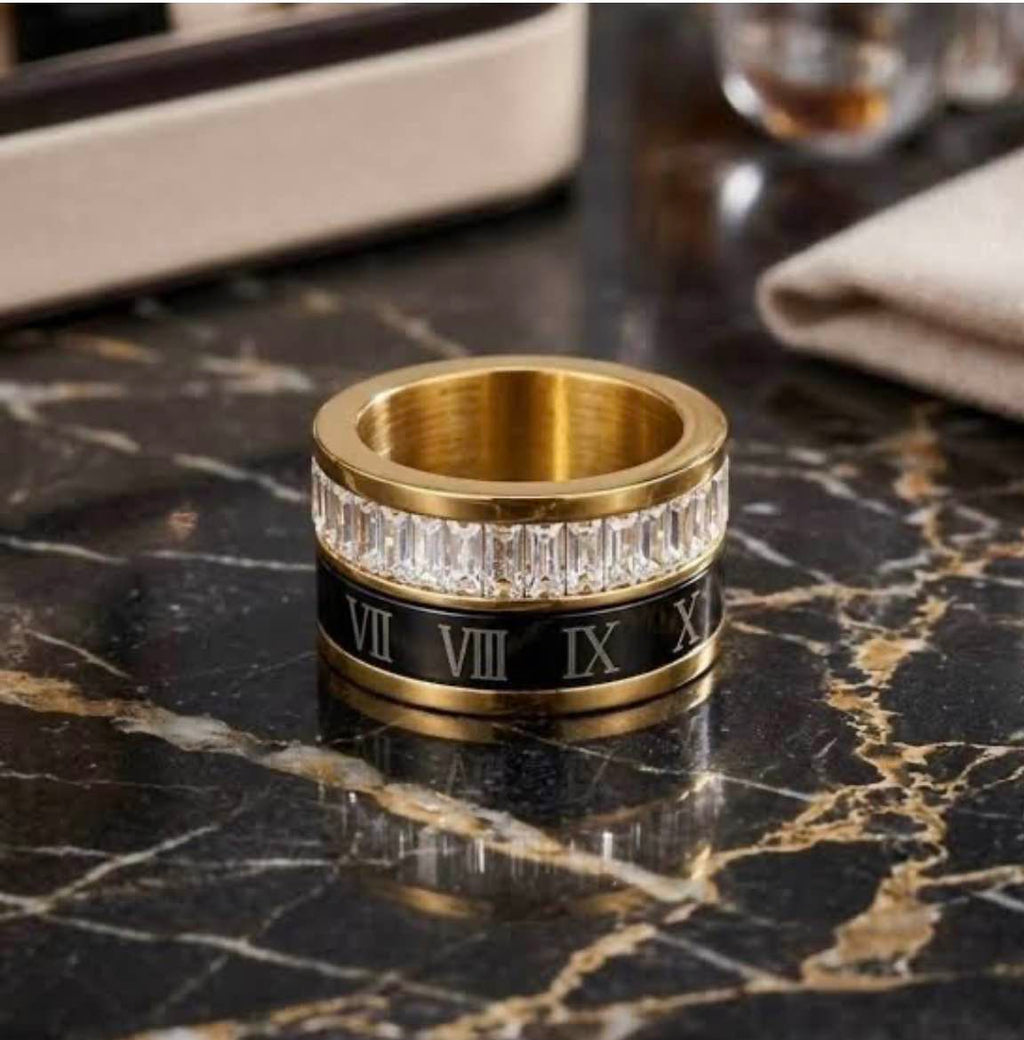Roman Ring black n white ✨