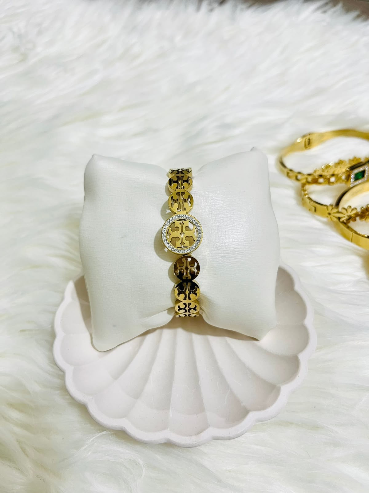 Tory burch Solid.
