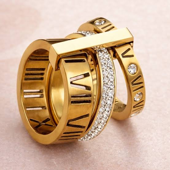 Roman layer Ring 🤍