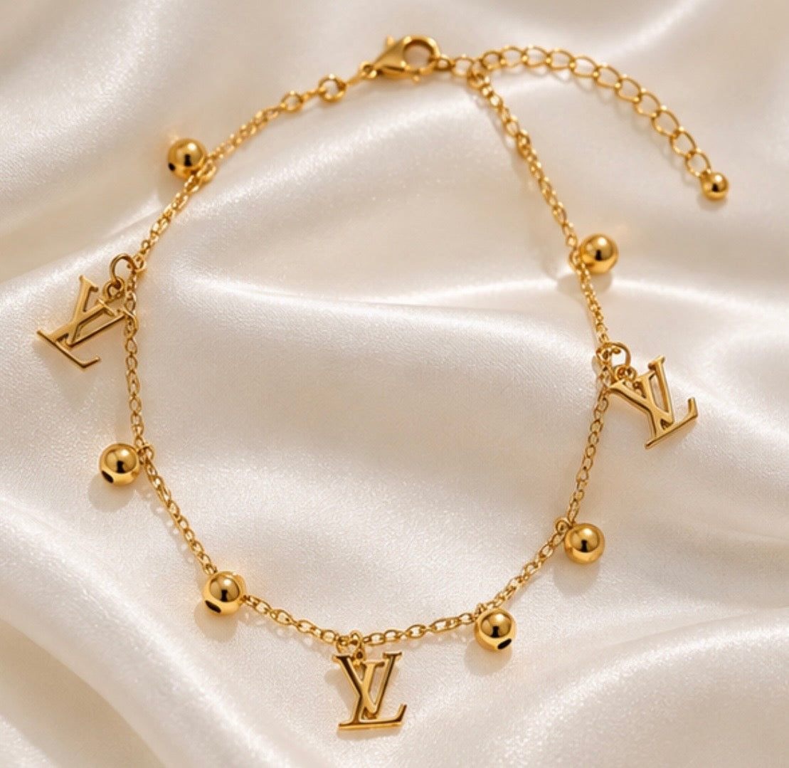 LV | Anklets