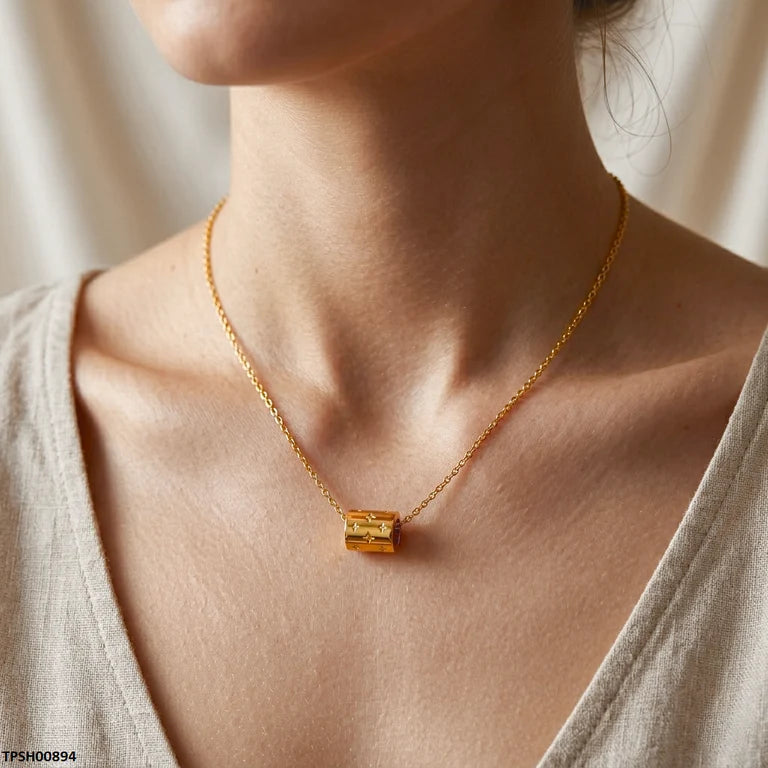 Gold pendant