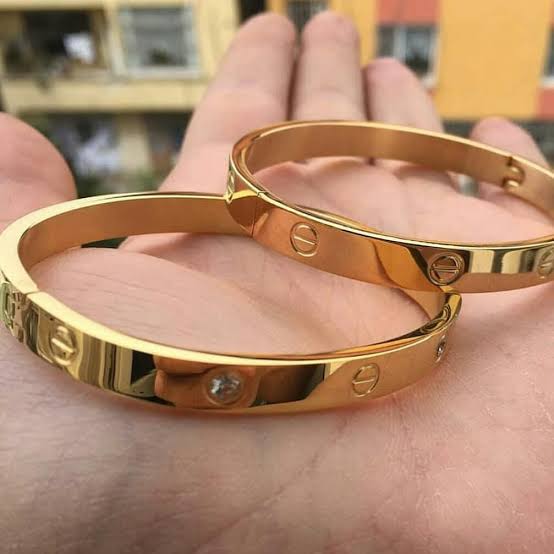 Elegant Solid Bracelet | MN Jewels