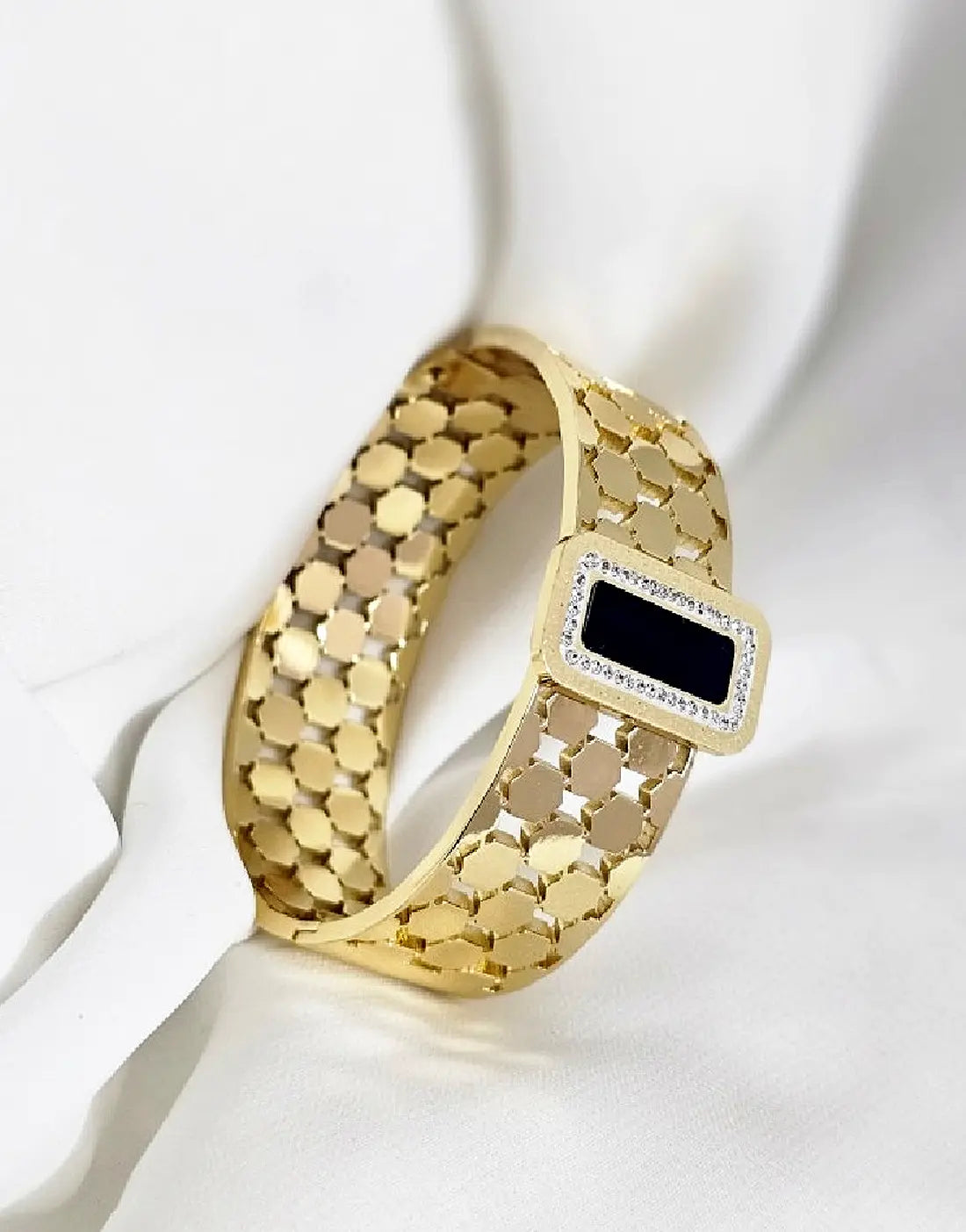 Luxury solid bracelet